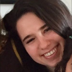 Meet your Posher, Olivia